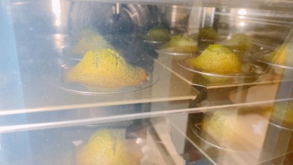 烤箱預熱180℃，烤12-15分鐘，烤完後取出放涼。