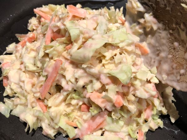 待麵糊底部成固體，加入剩餘麵糊