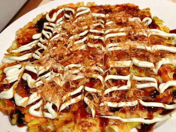 最後加上大阪燒醬、美乃滋、柴魚片即完成✅