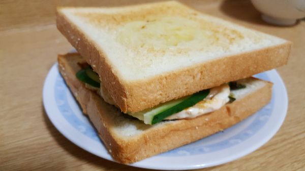 另一片吐司放上去