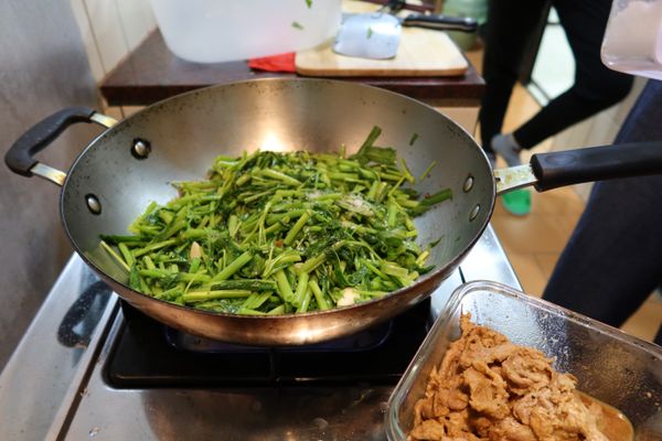 加入少許鹽巴提味