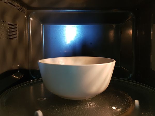 檸檬奶油白醬3：

放入微波爐，設定1分鐘，讓奶油融化。