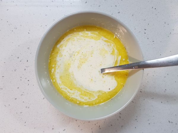 檸檬奶油白醬4：

取出後，攪拌均勻，備用。