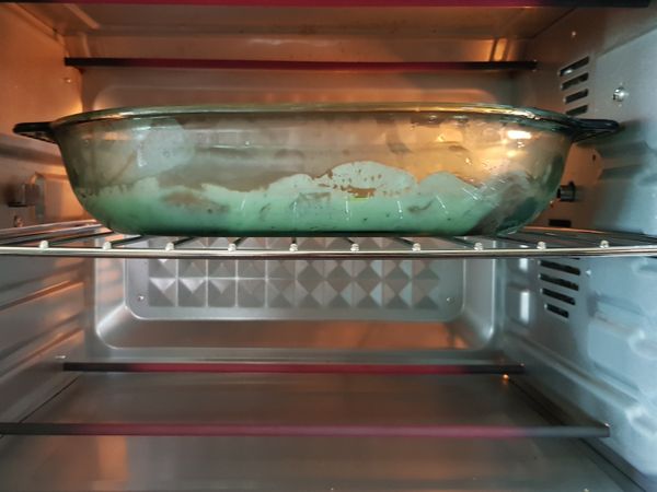 放入烤箱上層，用上下火模式，上下火200°C，烤6分鐘。