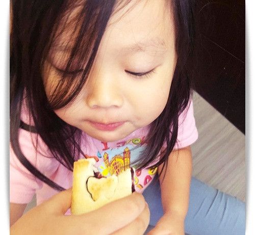 只要抹上喜歡的果醬就能一直吃唷~~~