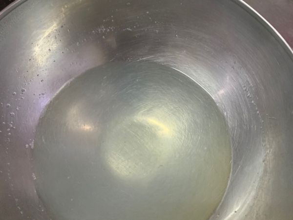 蛤蠣高湯濾起。