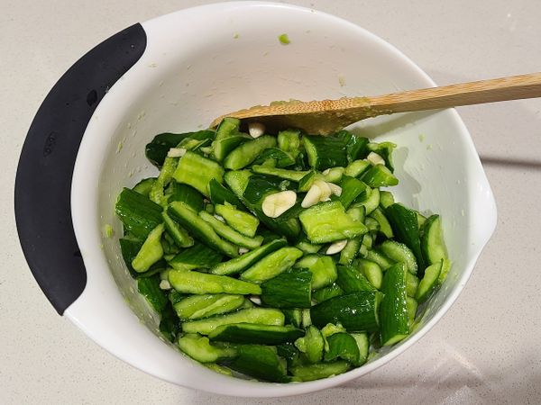 均勻攪拌後放置冰箱30分鐘
等待出水