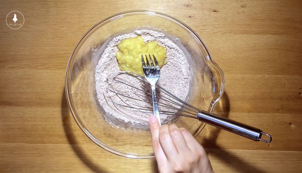 加入香蕉泥攪拌