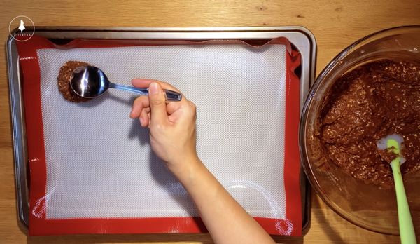 用匙羹壓成片狀