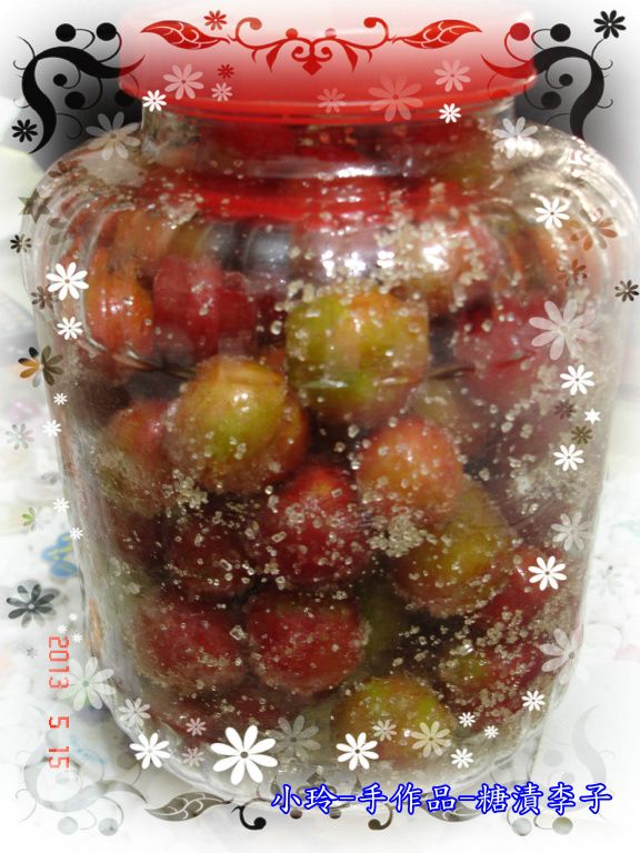 放入玻璃瓶中加入糖拌勻.至糖溶解後放入冰箱冷藏.