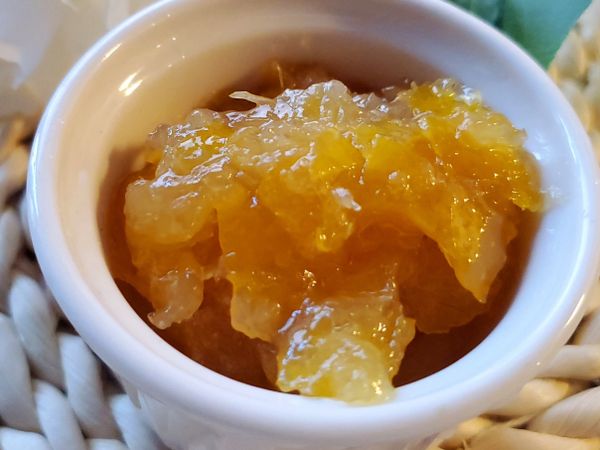 裝瓶倒置真空狀態，待涼正放冰箱冷藏，梅爾檸檬醬完成（冰後就變成果醬狀囉！）