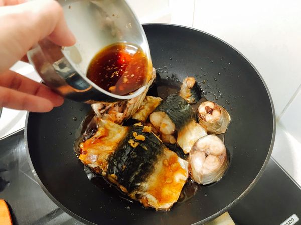 開中火並加入醬料