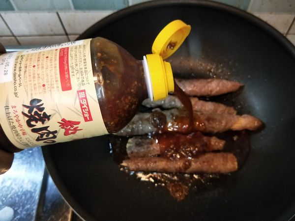 加入適量的燒肉醬煟煮