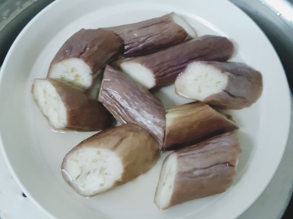 電鍋大概會蒸10~15分鐘左右，而且跳起來之後等5~10分鐘不等，這段時間可以做很多事情，所以說用電鍋做副食品真的蠻輕鬆。