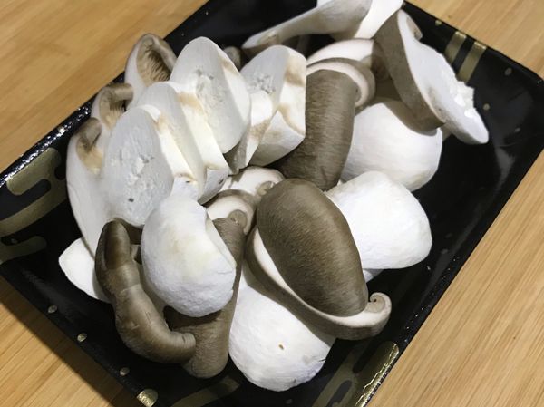 松本茸切片備用