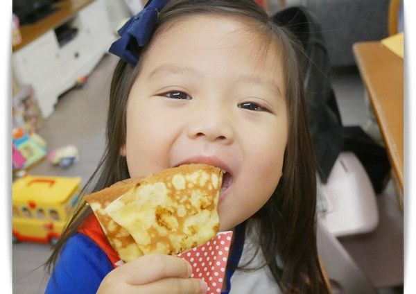 一早吃到鹹鹹甜甜的「玉米起士可麗餅」整個大滿足 ♪