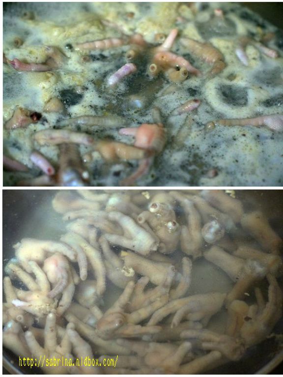 準備一鍋熱水.先把雞腳下熱水川燙.再把川燙好的雞腳用清水洗淨