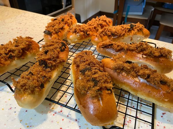 完成了，滿滿的肉鬆非常可口。