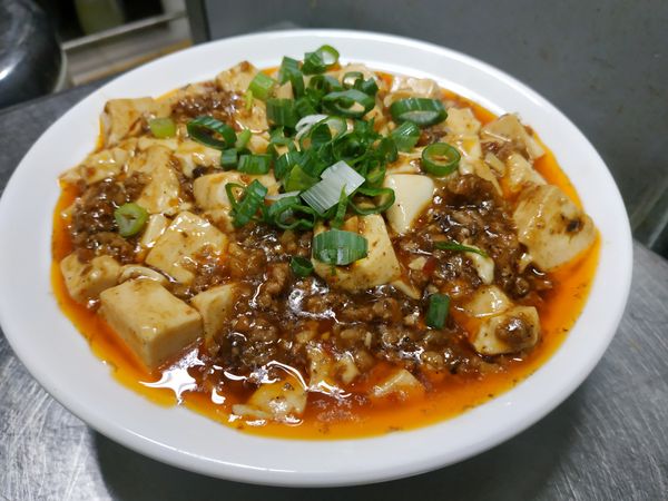 盛盤後灑上蔥花即完成料理
鹹香辣麻嫩都有到位
經典的川菜
