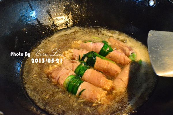 差不多就好了唷~起鍋後[配料]排盤，在淋上醬汁~^^