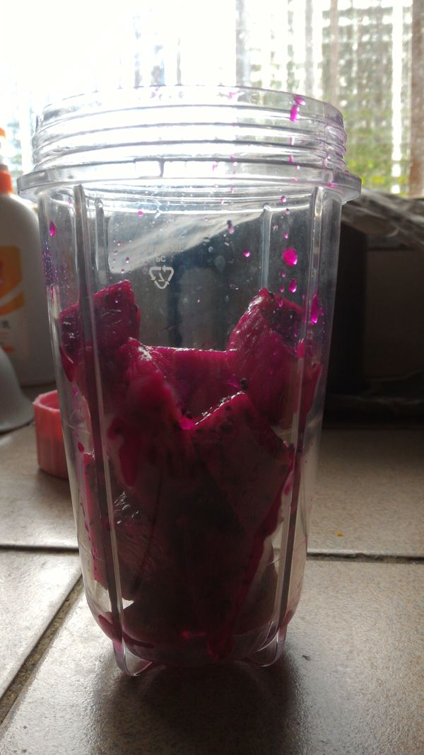 火龍果去皮切果肉