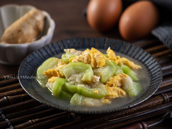 好吃的麻油絲瓜炒蛋就可以上桌囉~