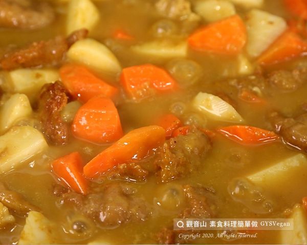 放入炸好的素炸雞微拌即可。