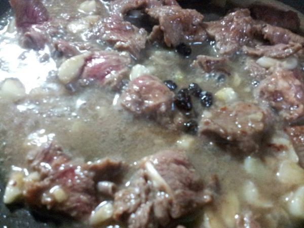 加豆豉拌炒 加100cc的水煨煮(蓋鍋)