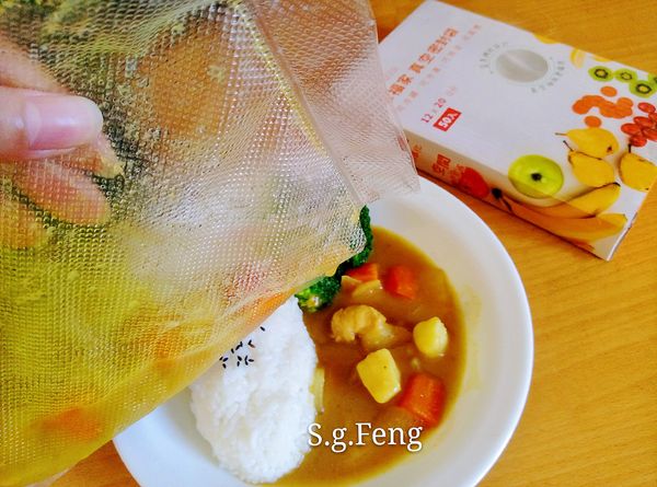 12.4備白飯或義大利麵，打開密封袋，倒出即可。