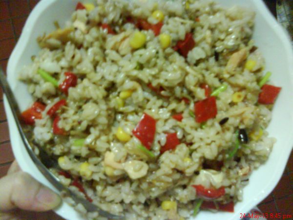 加上飯,拌勻即成!