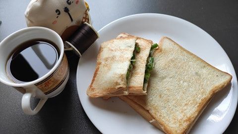 開動了！就是這麼簡單方便的早餐。