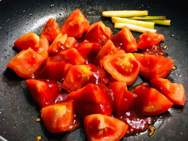 番茄炒蛋好吃關鍵：番茄醬1匙
（所以就不加鹽囉）