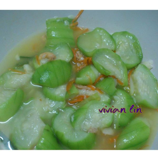 至絲瓜完全軟嫩 加鹽調味 即可起鍋 ^^