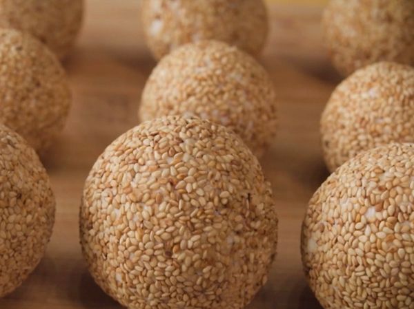 ↑準備好以後，可以下油鍋了。