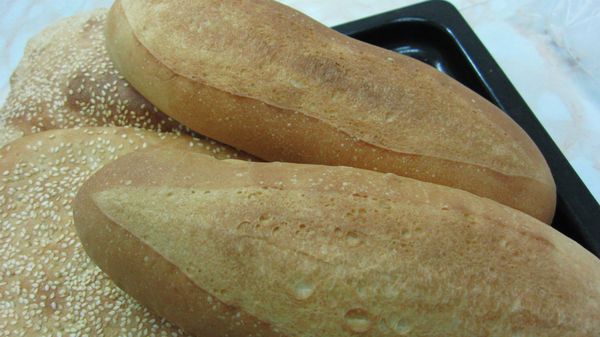 【長形】︰將麵糰整成長柱形，靜置約45~60分鐘，烤箱溫度230度，烤約20分鐘。