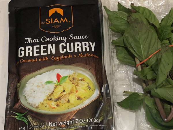 這個咖喱包好讚！我在citysuper超市買的
這包咖喱是一人份的  但我把它煮兩人份🤪