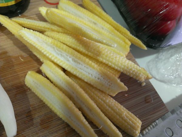 玉米筍對切易熟好入味