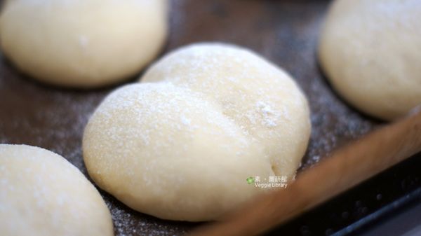 烤箱記得要預熱170度，麵包放入後改160度考13分鐘左右。