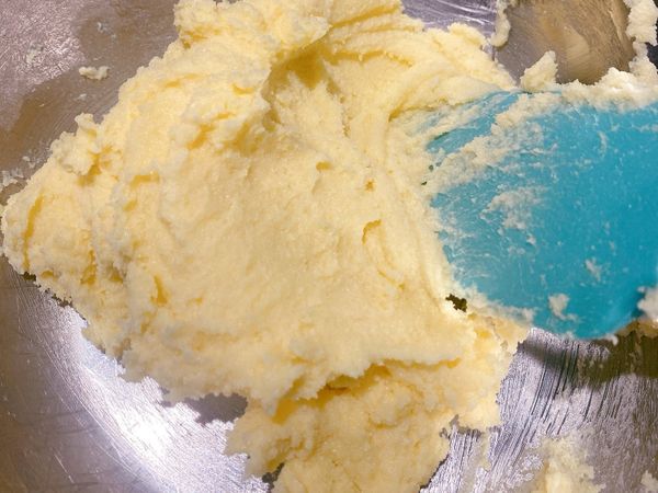 當全部攪拌均勻，成了抹醬狀即完成✅