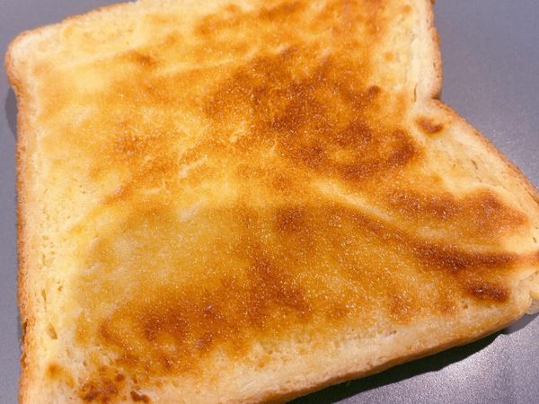 利用烤箱或氣炸鍋烤，奶酥吐司完成🥰