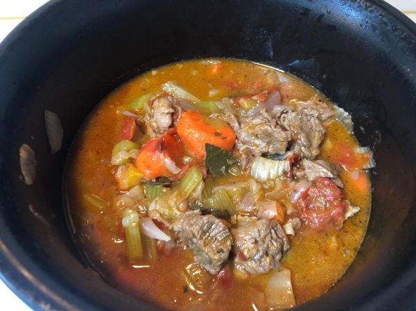 開蓋，轉中火略收乾，最後撒上黑胡椒。
上桌。