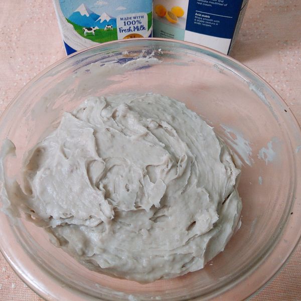 綿密細緻香氣逼人的芋泥餡完成囉.