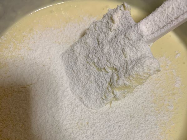 低筋麵粉要過篩喔