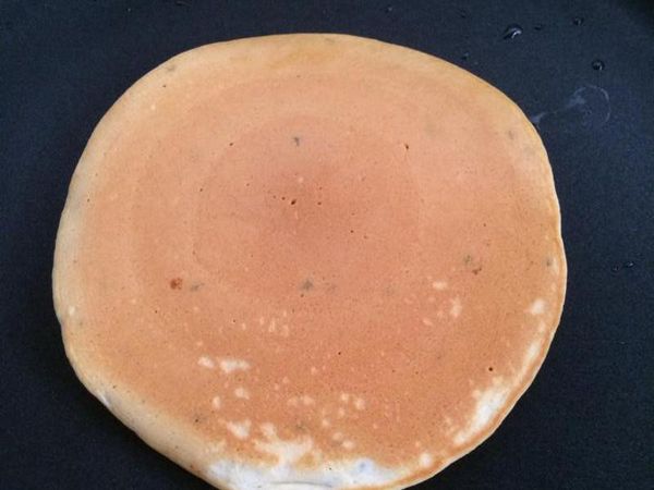 -單面泡泡後翻面蓋約約2分鐘就好嚕