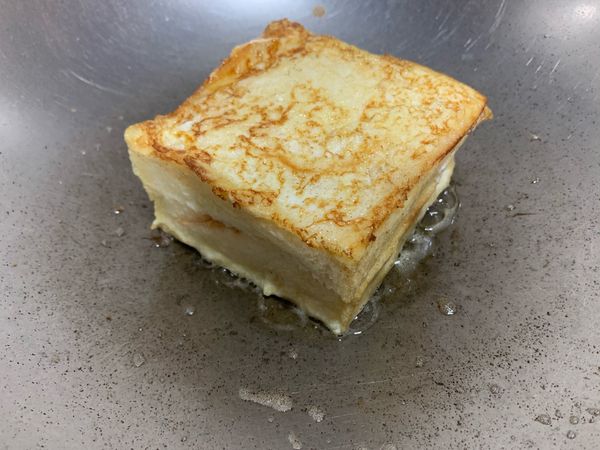 四面煎至金黃色