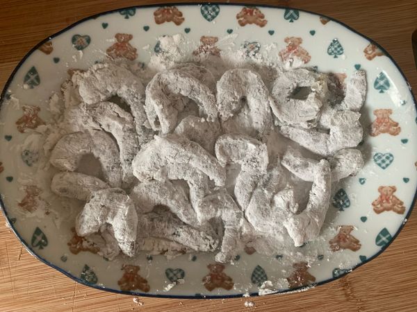 處理好的蝦仁
倒入太白粉，正反面都要沾到