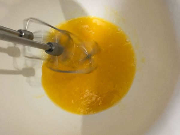 全蛋➕糖
微微的打發