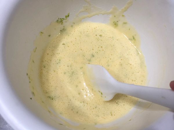 步驟二再加入檸檬皮與檸檬汁