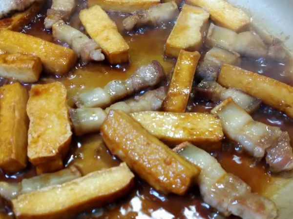 加入1大匙水 炒到入味