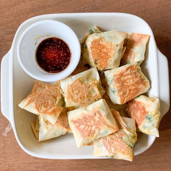 起鍋後加點醬油 醋 還有香油，超好吃的。
而且外皮的醣有夠低呀
我一餐吃了14顆，外皮的醣全部加起來還不到2g，是不是很開心。